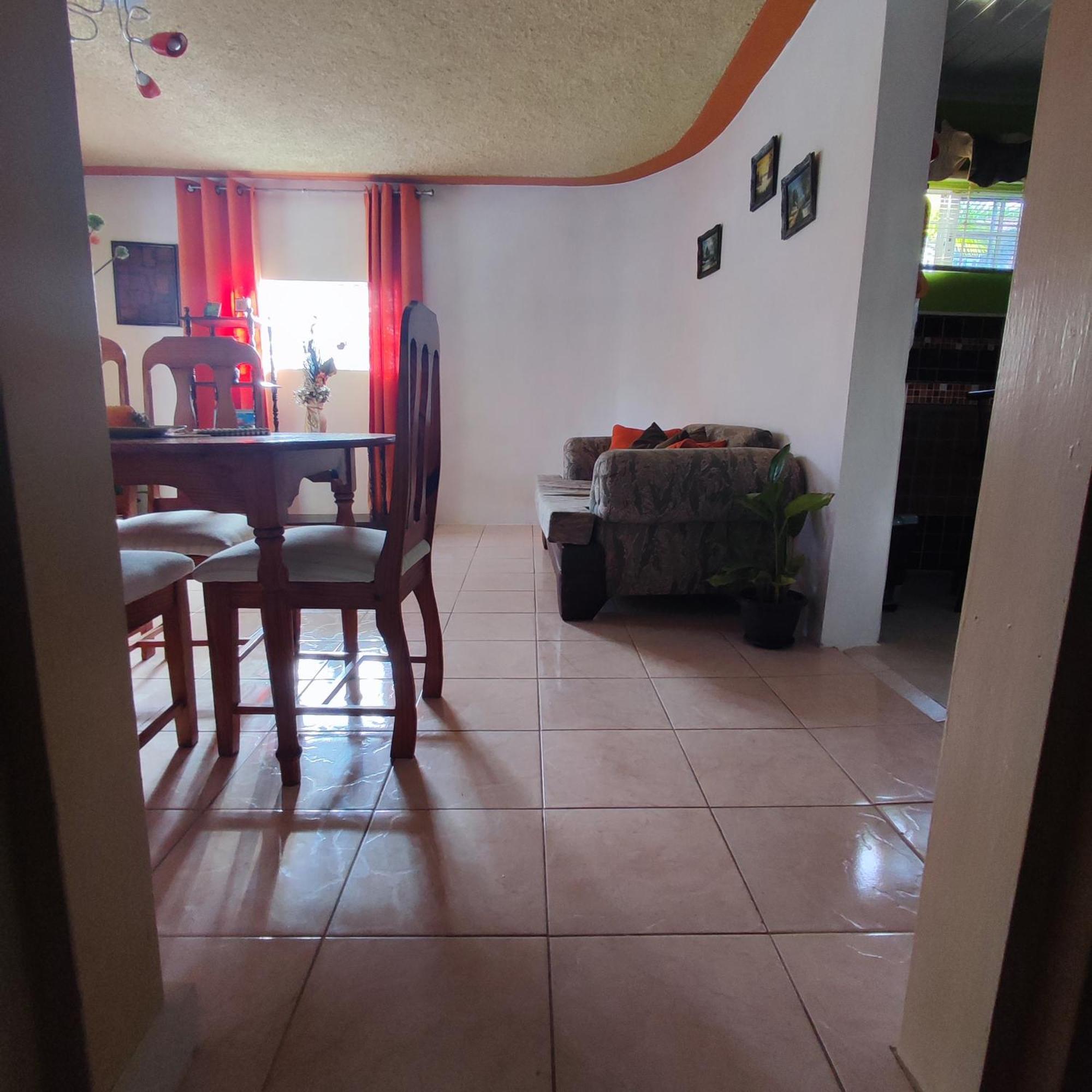Gables Vacation Rentals With Private Gated Parking Onsite Knockpatrick Exterior photo